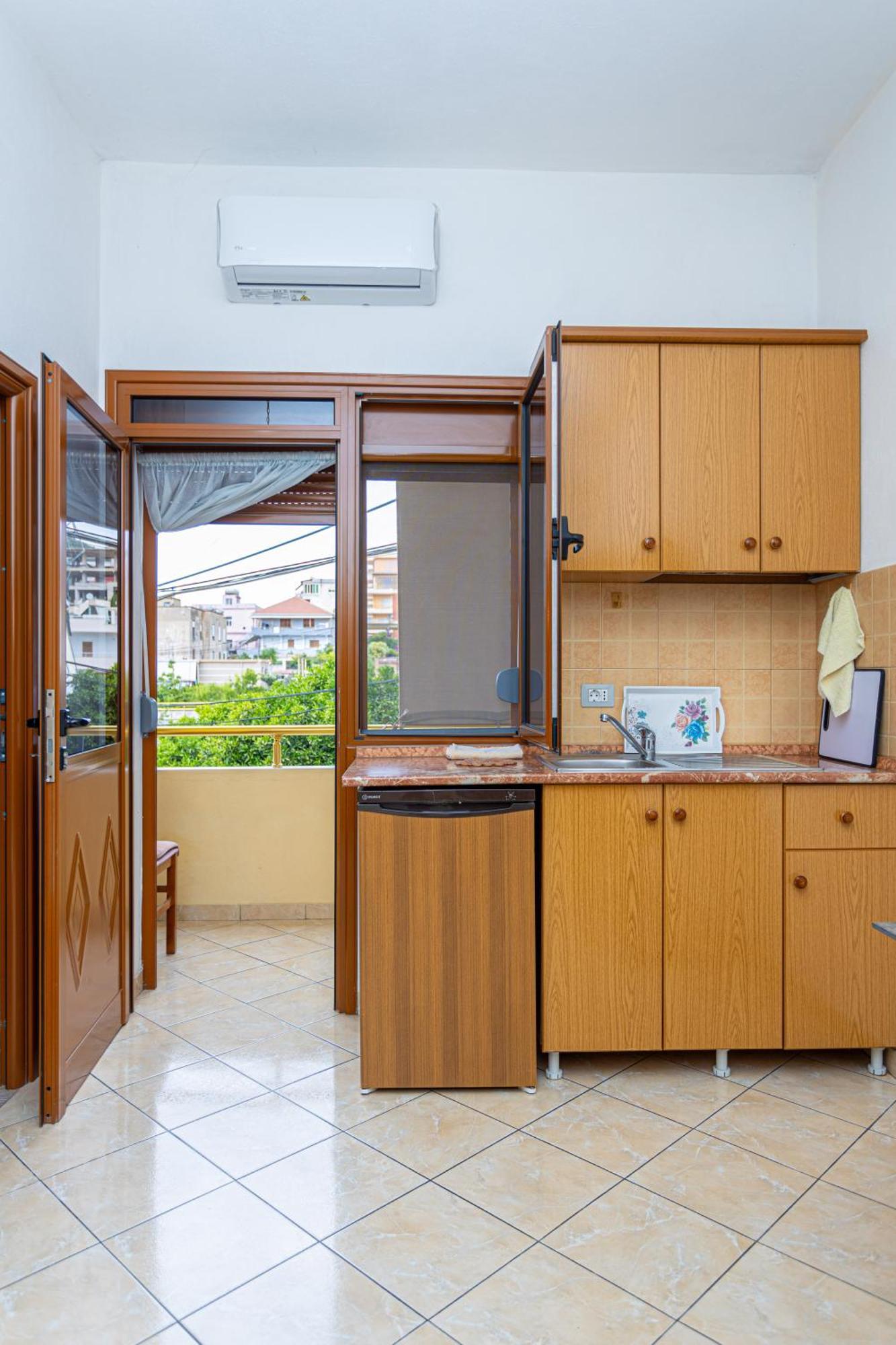 Hotel Olti Vlorë Buitenkant foto