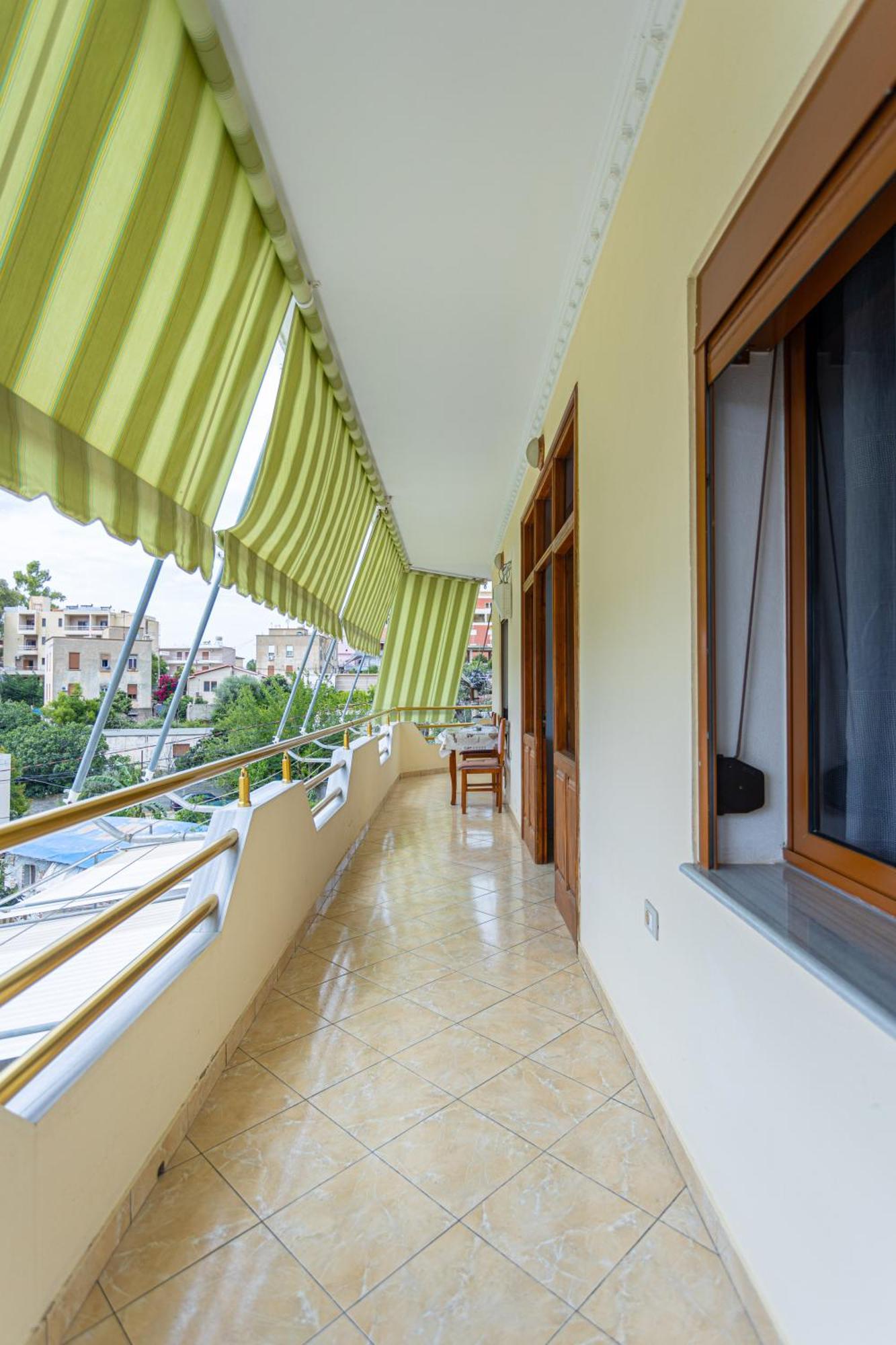 Hotel Olti Vlorë Buitenkant foto
