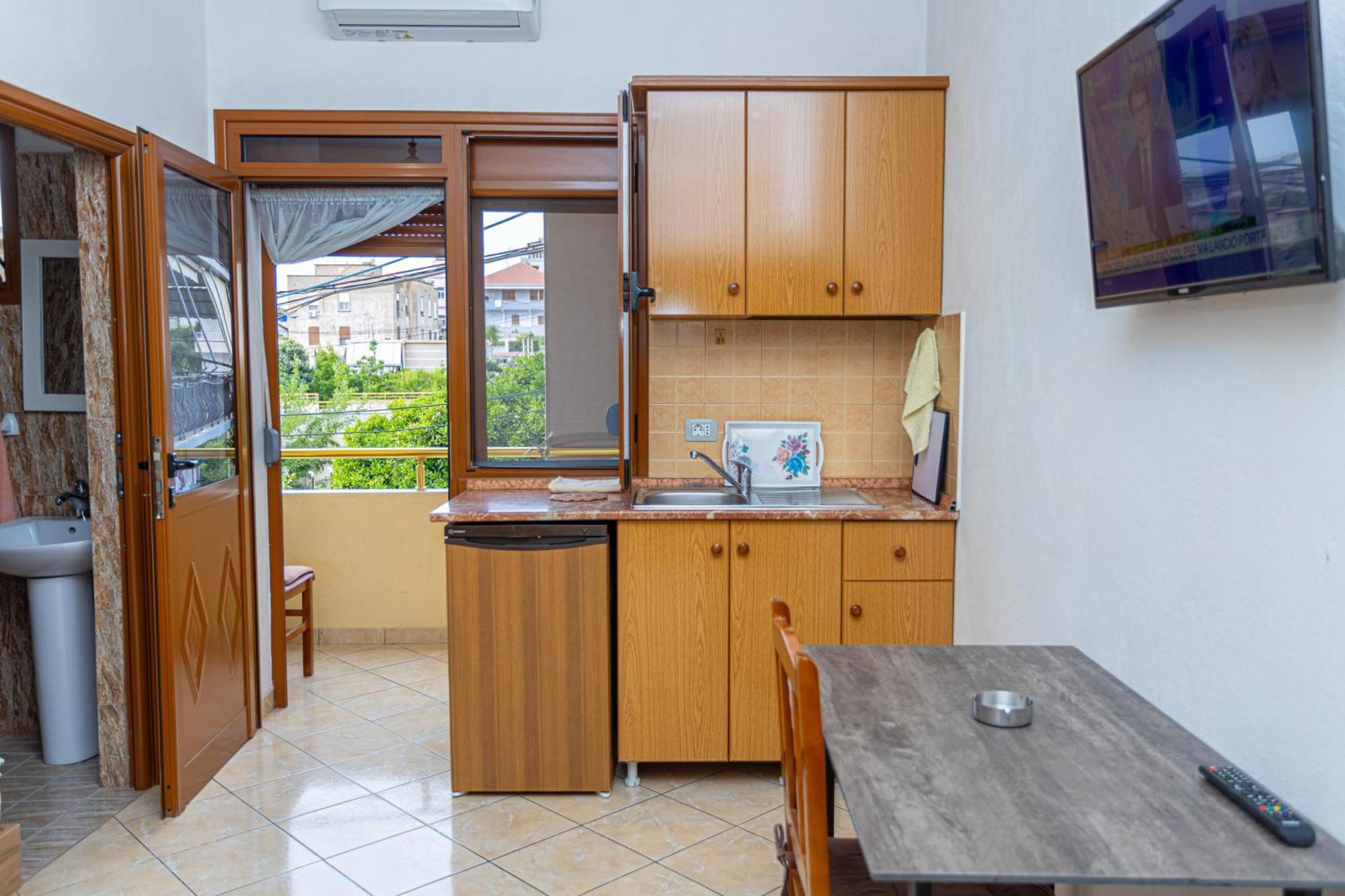 Hotel Olti Vlorë Buitenkant foto