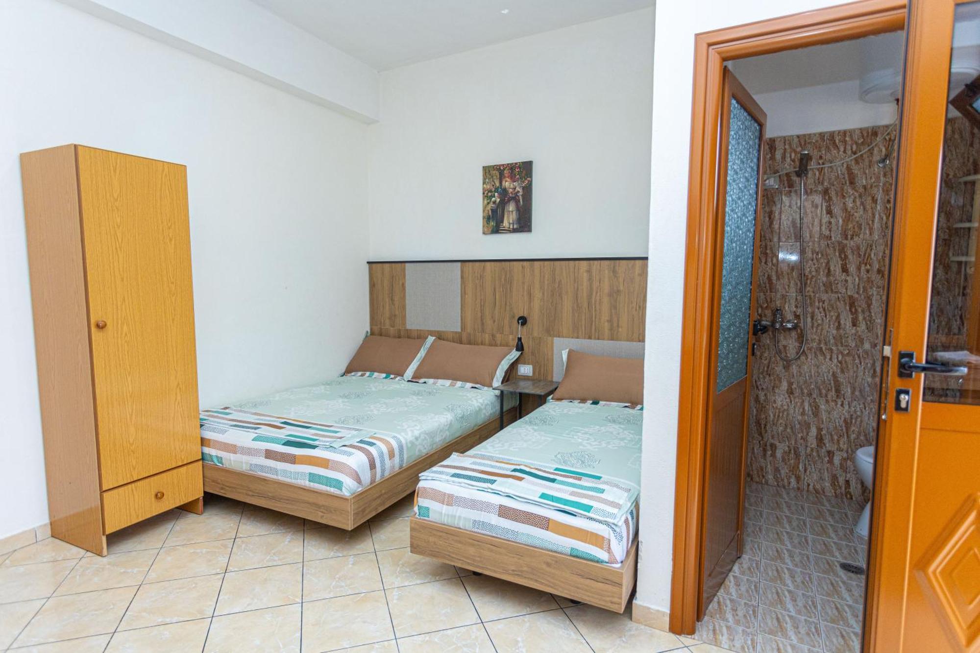 Hotel Olti Vlorë Buitenkant foto